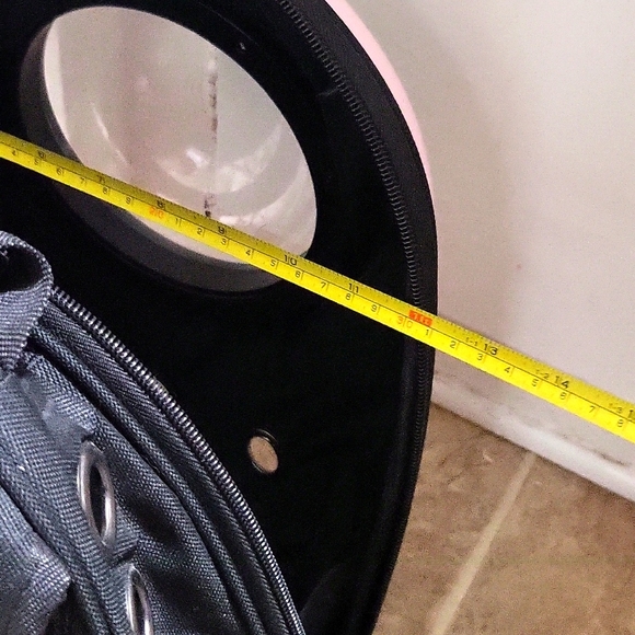 EUC pink pet carrier backpack with removable dome window - Picture 6 of 6